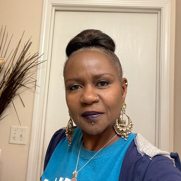 Meet your Posher, Vickie d - Picture 1 of 1